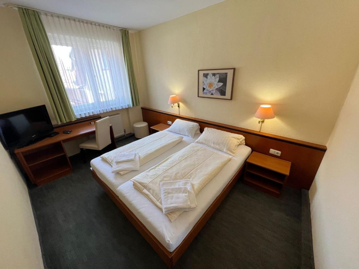 Hotel-Gasthof Postbraeu Dingolfing Exteriér fotografie
